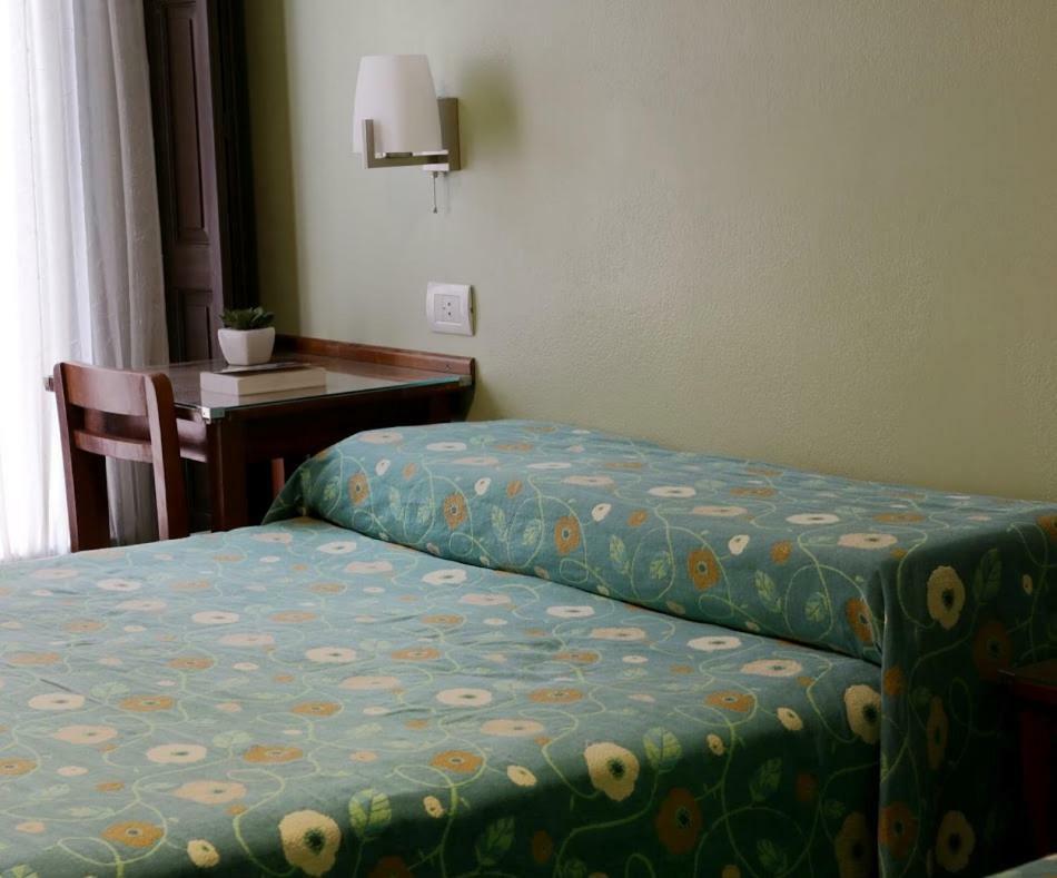 Residencial Italia Bed & Breakfast คอร์โดบา ภายนอก รูปภาพ